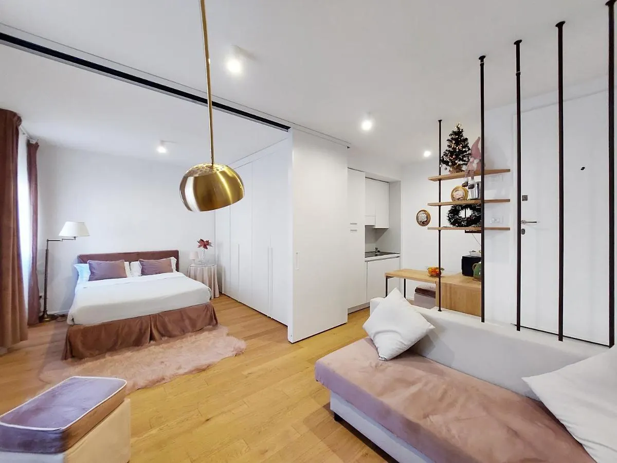 Kontakt z Piazza Di Spagna - Suite Donata, Strollingrome